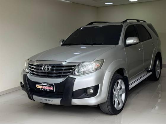 TOYOTA HILUX SW4 2.7 SR 4X2 16V FLEX 4P AUTOMÁTICO TOYOTA HILUX SW4 2.7 SR 4X2 16V FLEX 4P AUTOMÁTICO